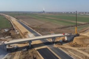 Lucrări reluate în forţă pentru conexiunea Drumului Expres 12 cu A1. Se lucrează 24 de ore din 24/ VIDEO