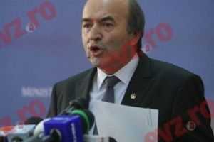 SCANDAL. Reprezentanţii sindicatelor din penitenciare îl ACUZĂ pe Toader că este într-un „flagrant delict de ipocrizie”