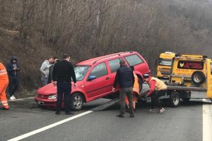 FOTO – Accident pe Valea Oltului. A adormit la volan