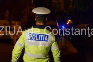 Caz incredibil. Un barbat a sustras valiza politistilor criminalisti care cercetau un accident rutier. Suspectul a fost retinut