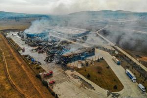 Incendiul de la SOLINA Alba Iulia: Intervenţia pompierilor s-a încheiat după aproape 5 zile. Cauza probabilă este în curs de stabilire