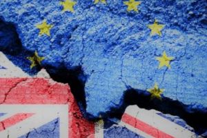 Lovitură DURĂ în cazul Brexit-ului. Juncker are un MESAJ TRANȘANT pentru Theresa May