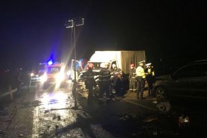 Doi oameni şi-au pierdut viaţa în accidentul mortal de la Dumbrăveni, din cauza vitezei