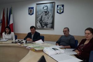 SUSPICIUNI privind încasările de la Parcarea ”Rodna”! Primarul Romanescu şi-a trimis ”SPIONII” să monitorizeze activitatea!